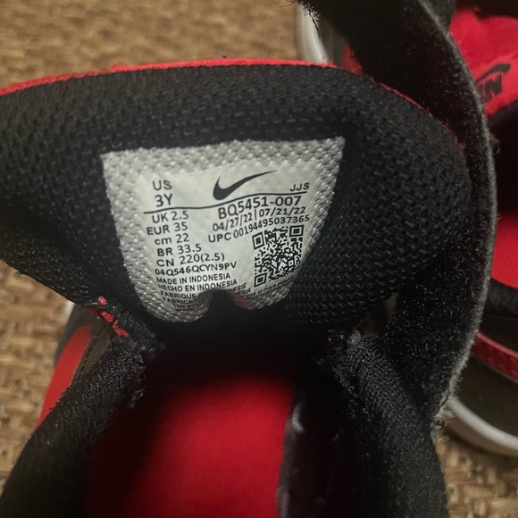 Boys Nike Court Borough Low, size 3. - Picture 4 of 4